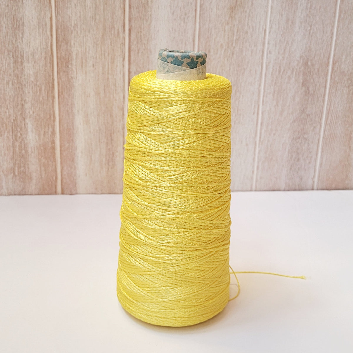 Hilado seda vegetal teñido a mano - cono 250 g