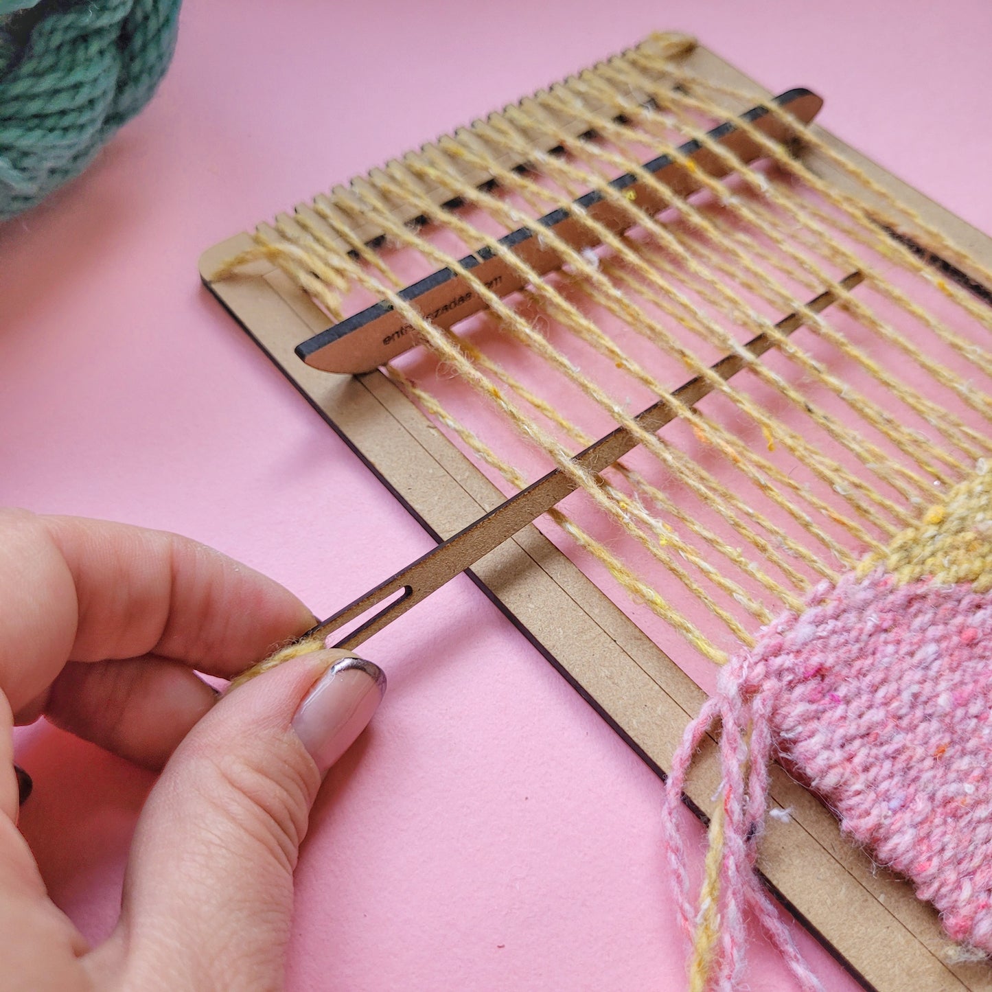 Ñiminka: el mini telar para tejer desde cero en la etapa más linda de la vida + Tutorial + 2 hilados naturales de regalo