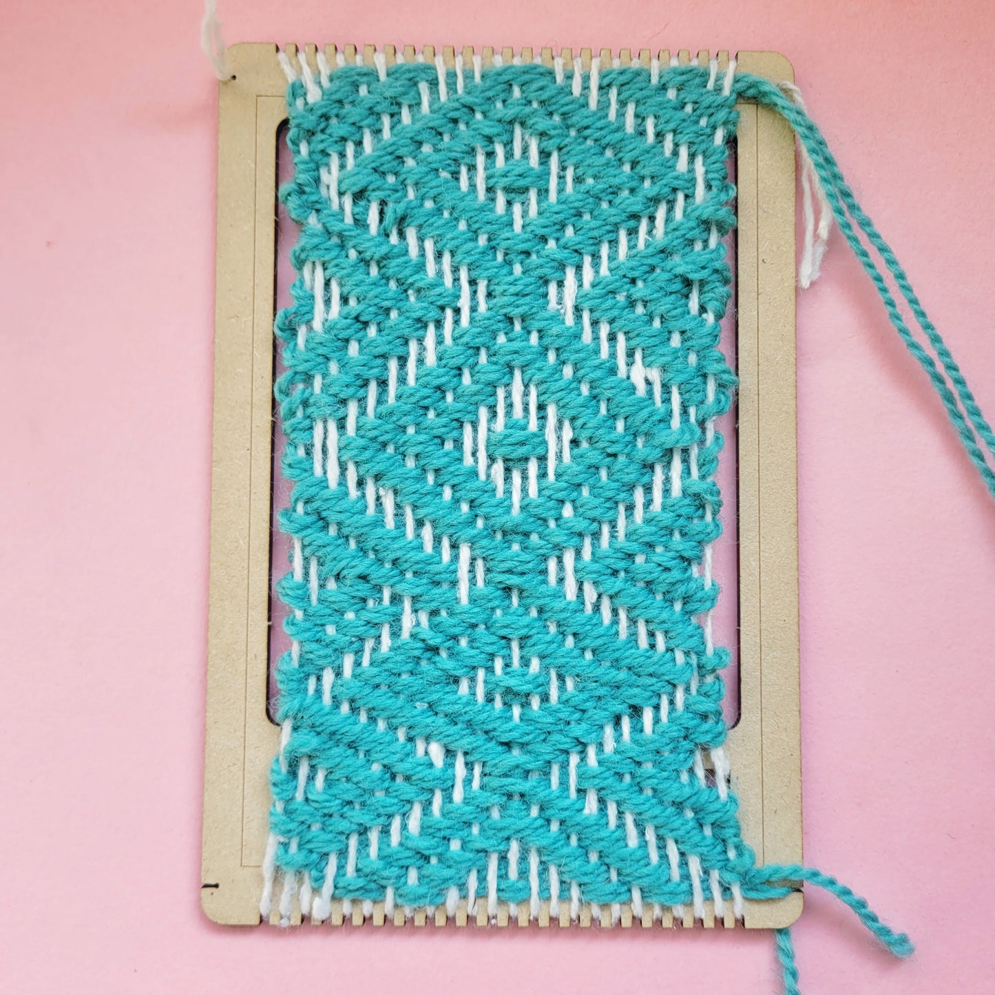 Ñiminka: el mini telar para tejer desde cero en la etapa más linda de la vida + Tutorial + 2 hilados naturales de regalo