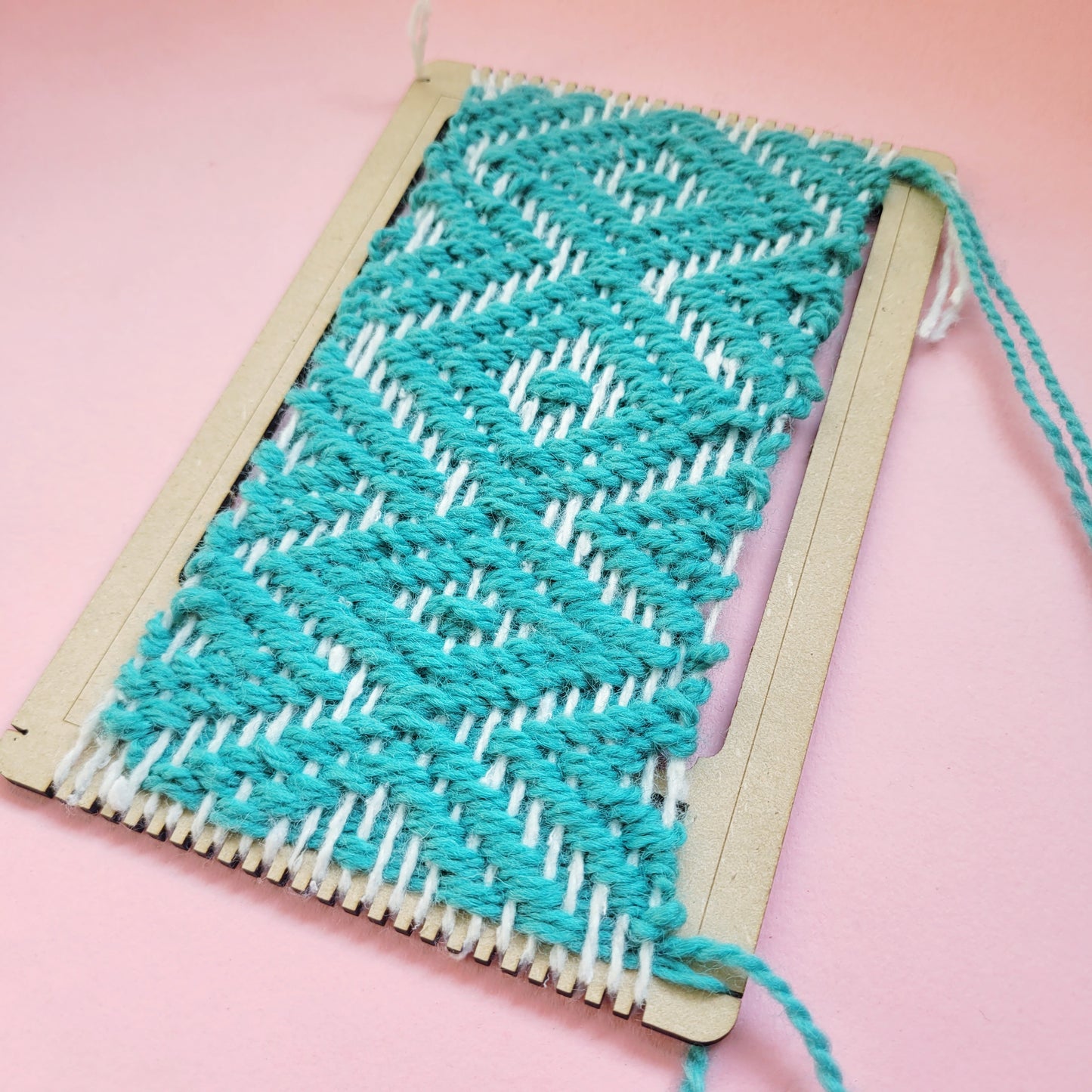 Ñiminka: el mini telar para tejer desde cero en la etapa más linda de la vida + Tutorial + 2 hilados naturales de regalo