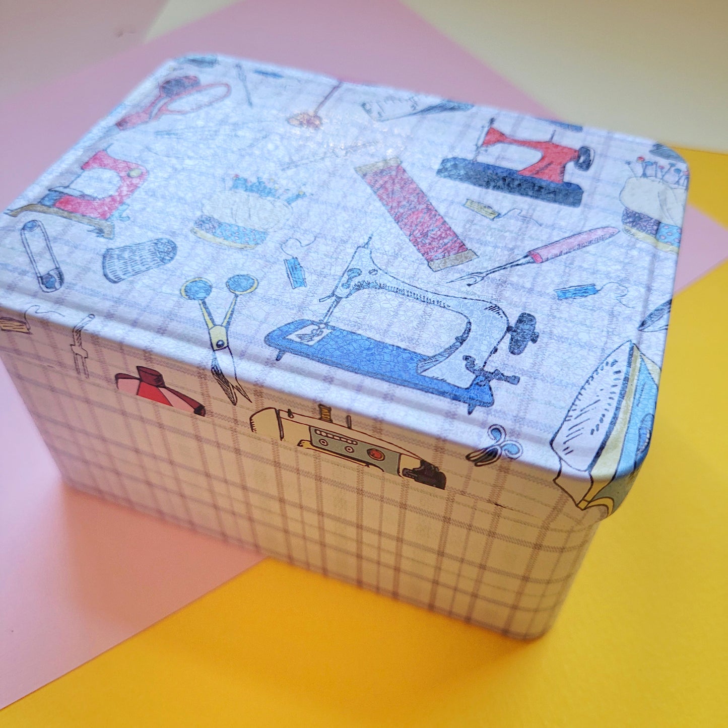 Cajita metálica organizadora Costura