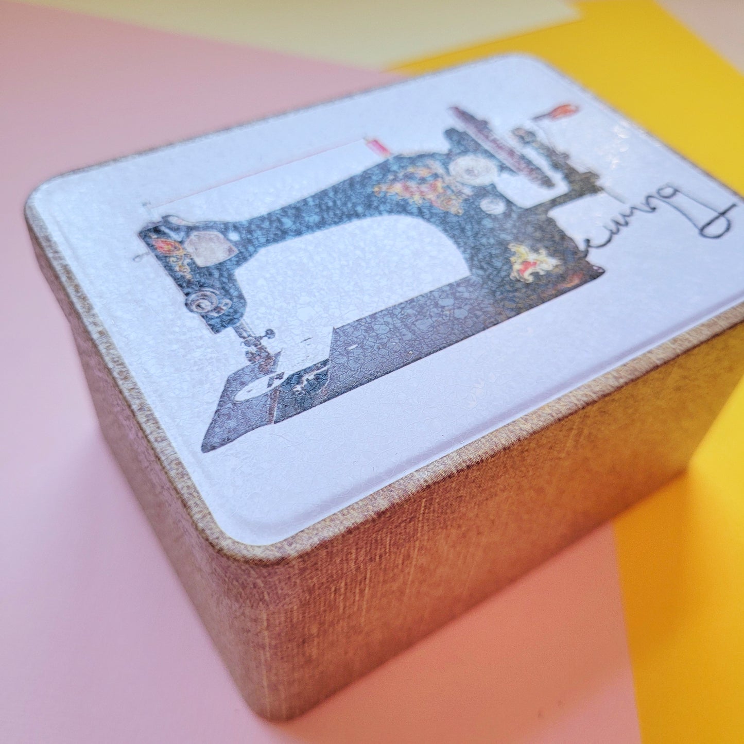 Cajita metálica organizadora Costura