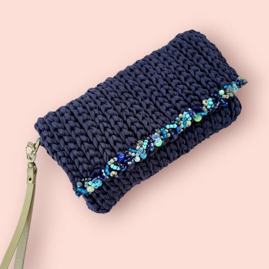 Carteras elegantes tejidas y bordadas a mano
